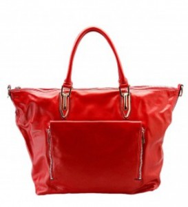 Цветът на чантата е показателен за истинския характер на своята притежателка, така - червено означава страст, топлина