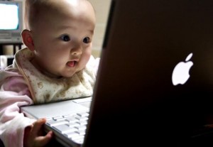 Бебетата се разбират много добре с технологиите